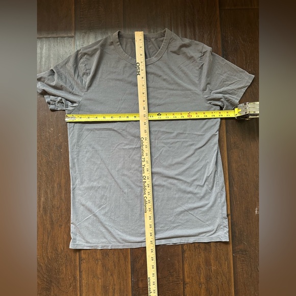 Lululemon Tee-Shirt - Picture 3 of 5